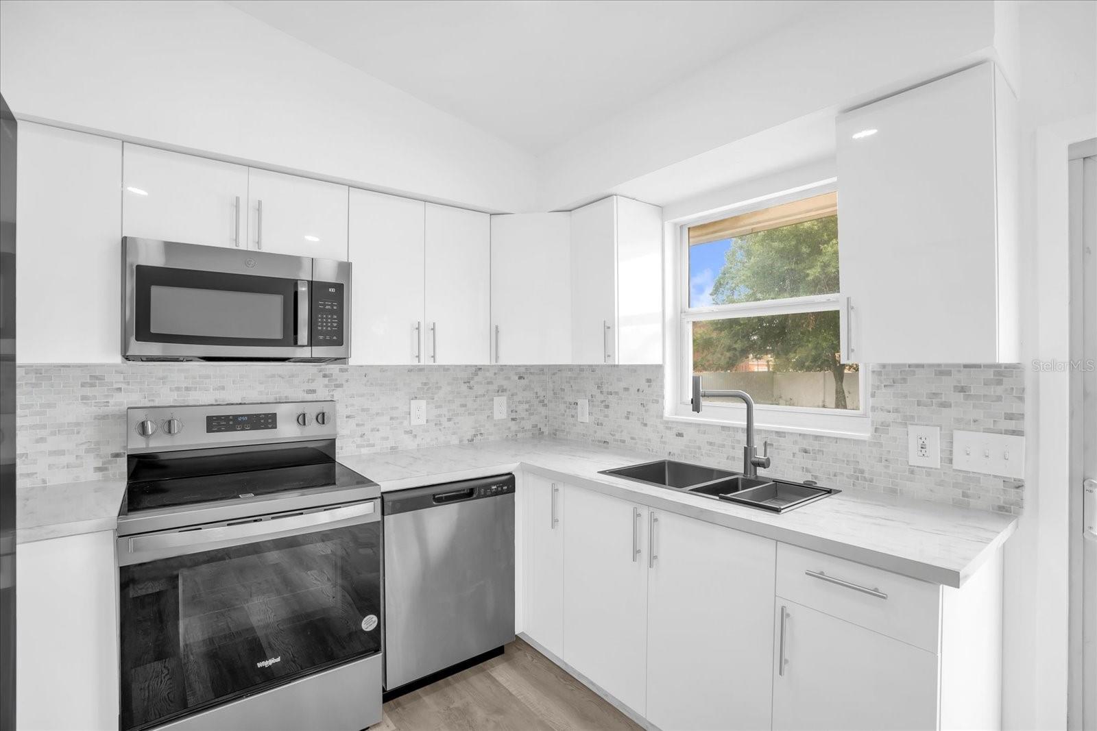 1730 Avenue C Ne Property Photo 5