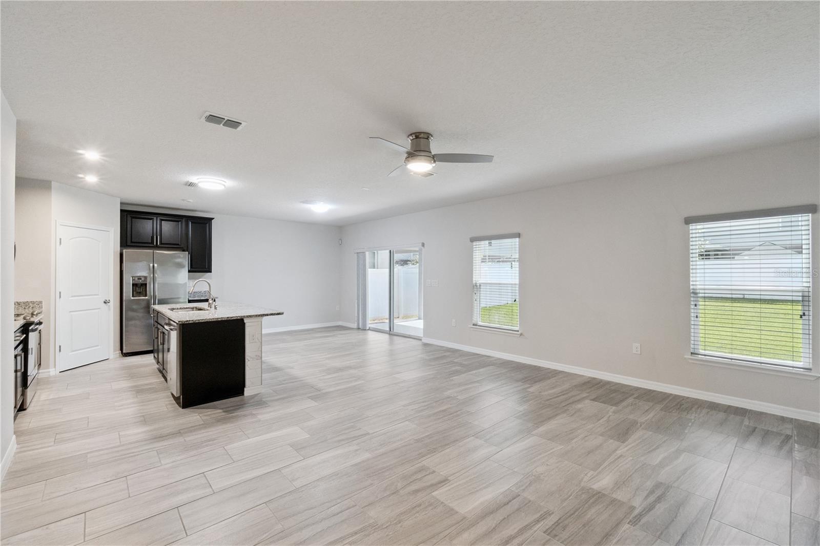 4406 Silver Creek St Property Photo 5