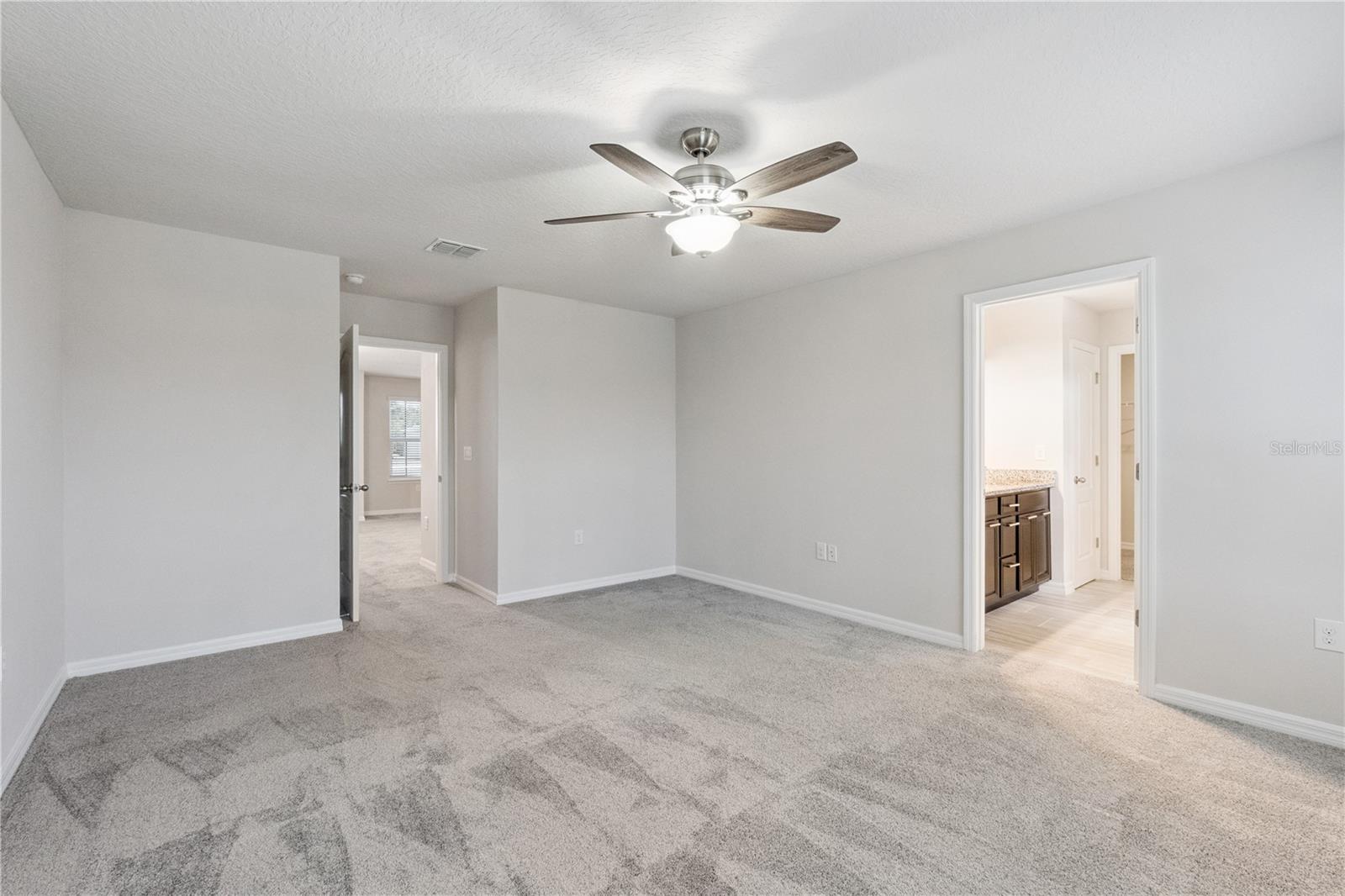 4406 Silver Creek St Property Photo 10