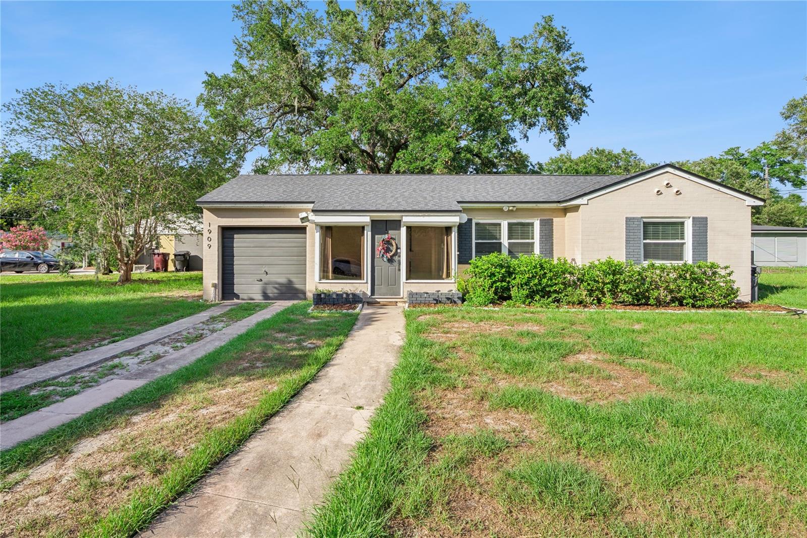 1909 FERN CIR