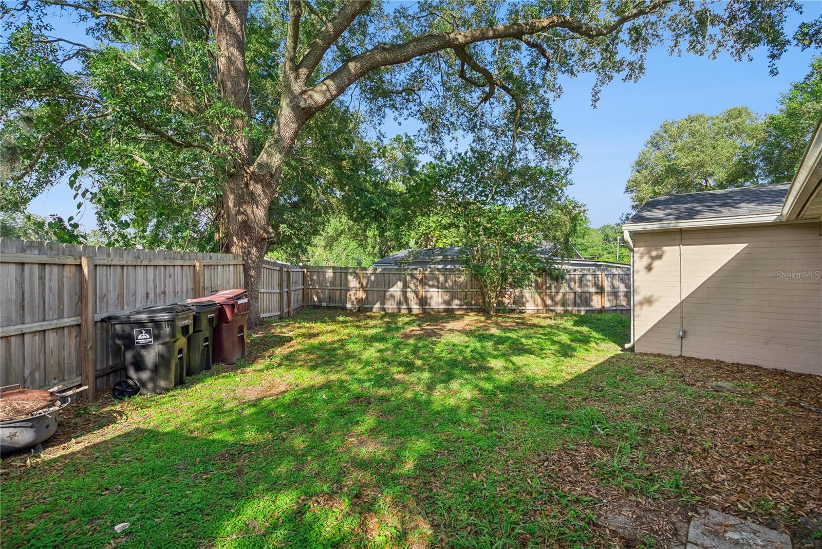 1909 Fern Cir Property Photo 32