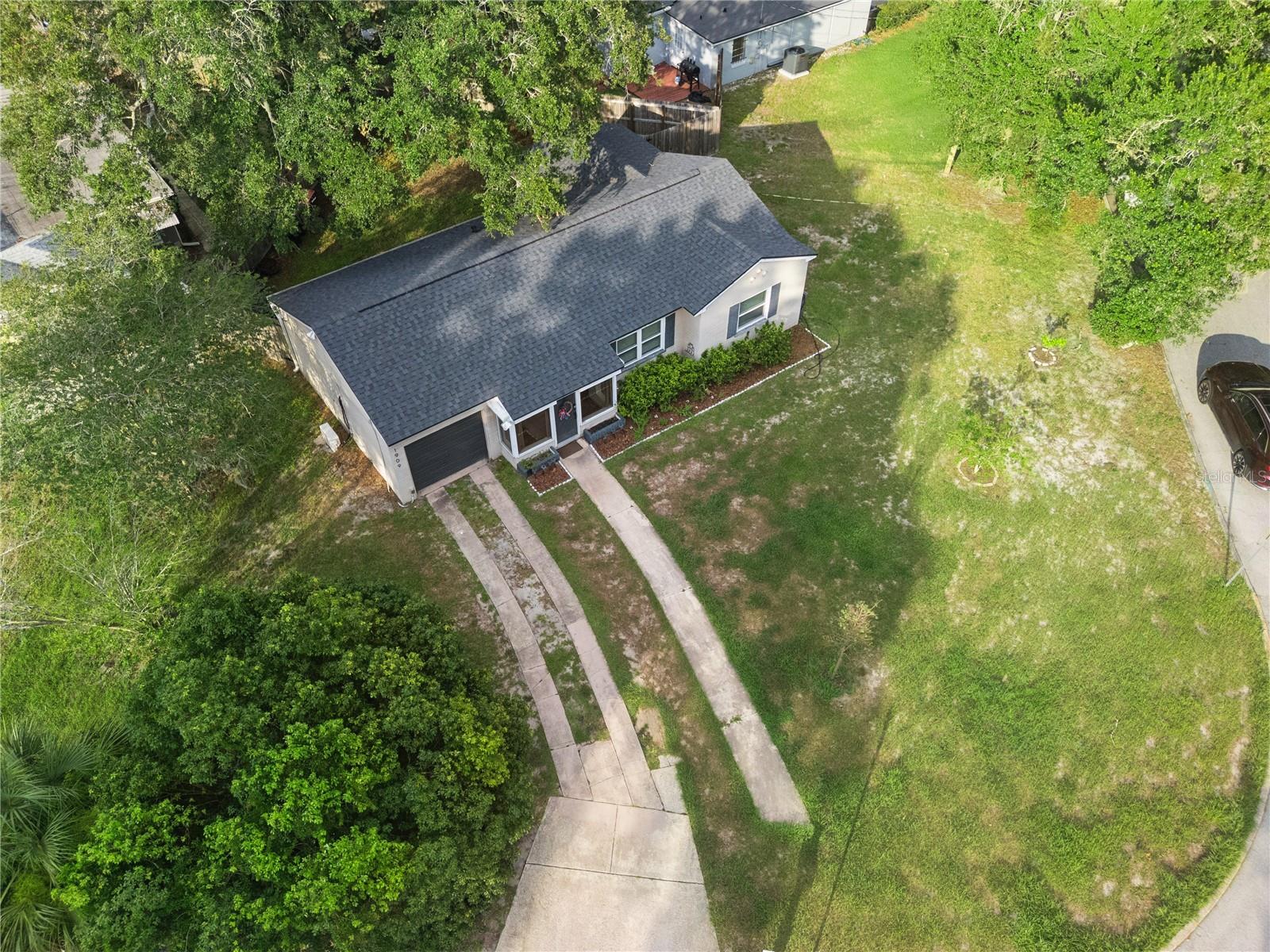 1909 Fern Cir Property Photo 43