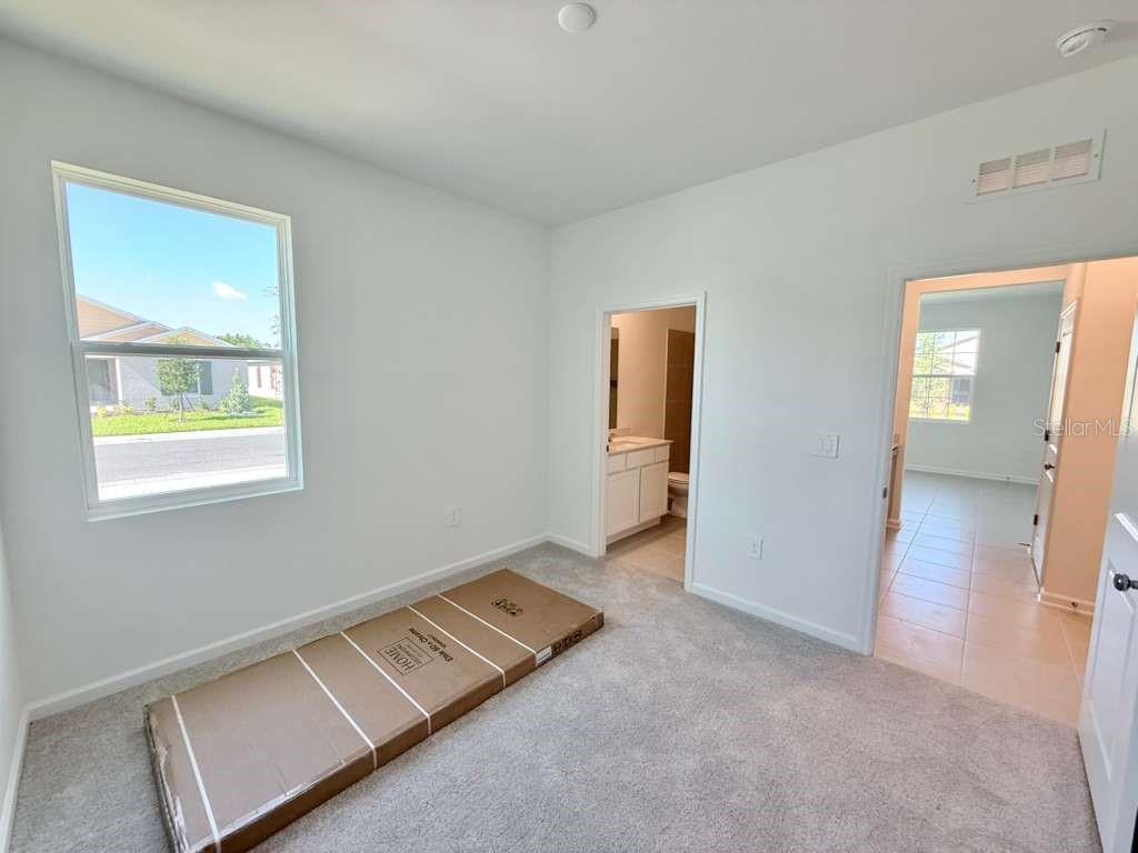 O6418815 Property Photo 5