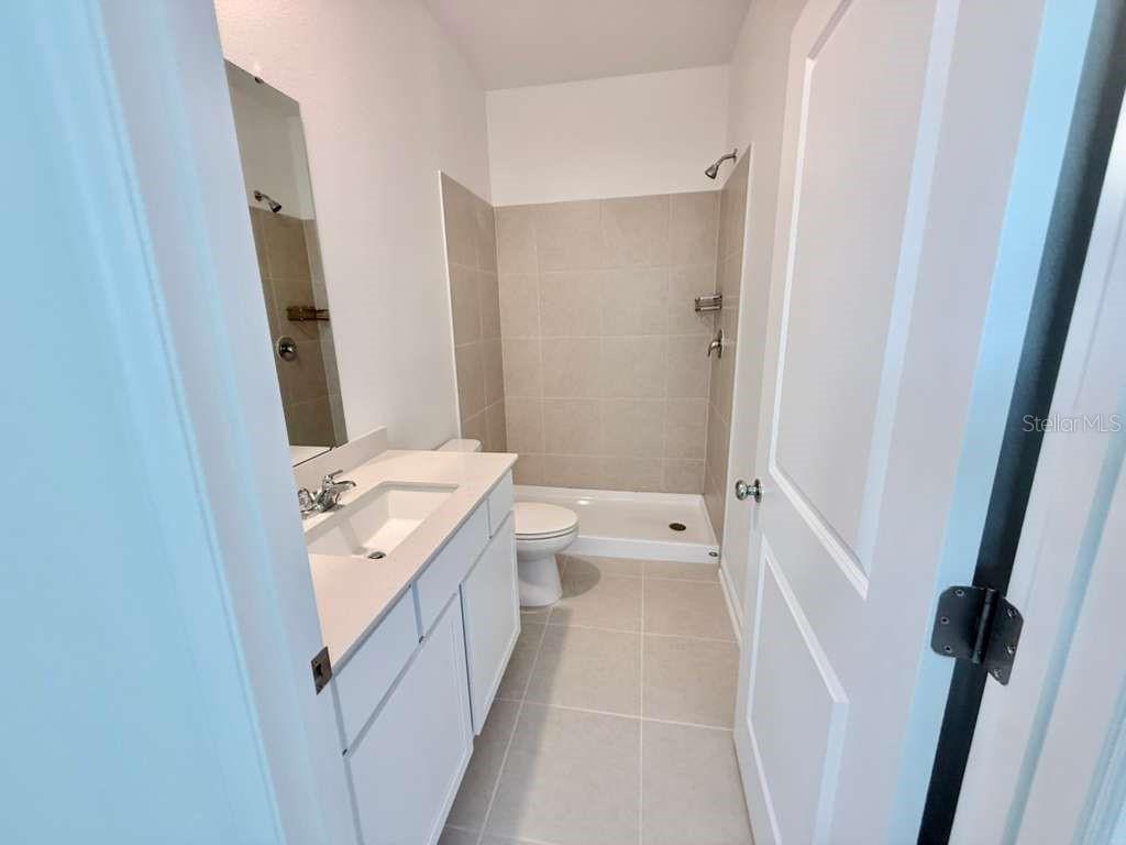 O6418815 Property Photo 10