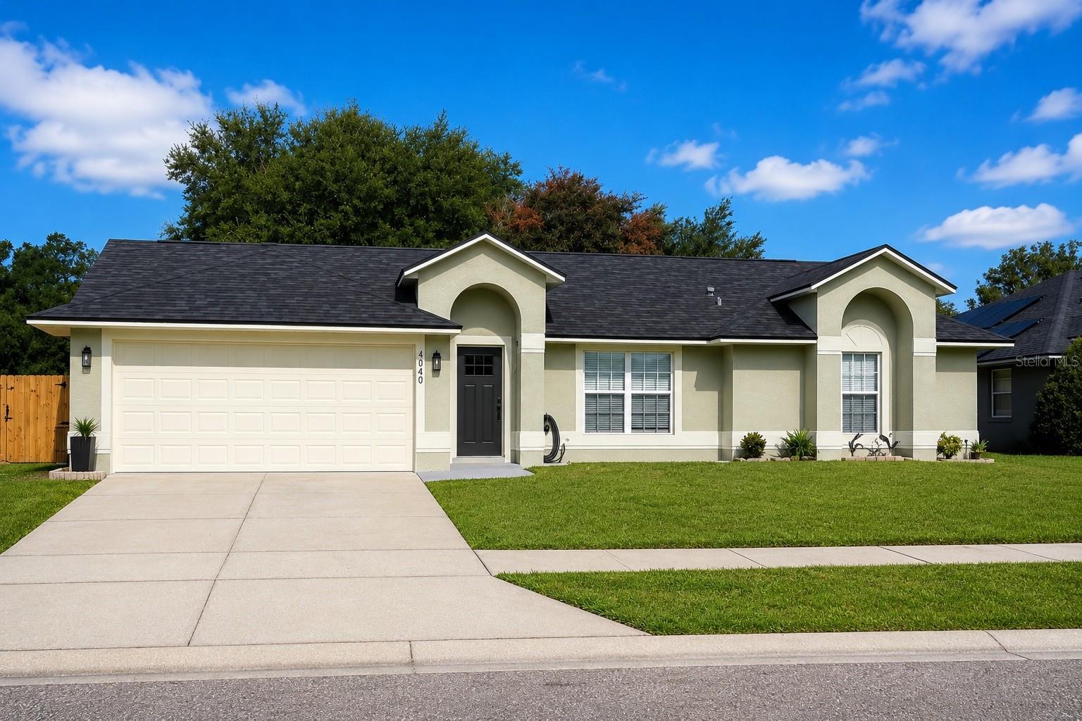 4040 Eagle Feather Dr Property Photo 1