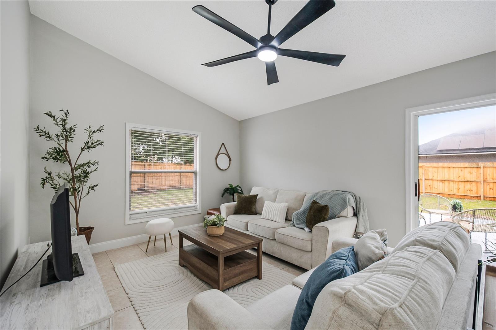 4040 Eagle Feather Dr Property Photo 8