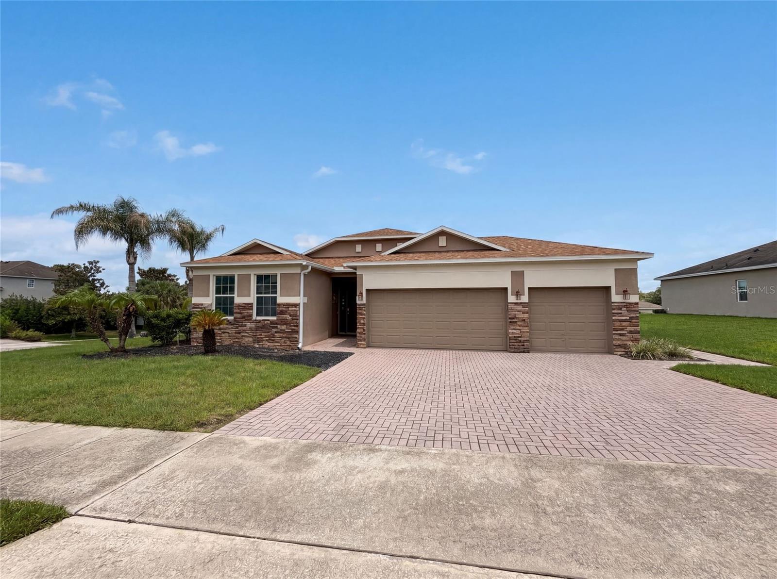 5605 Windsong Oak Dr Property Photo 1