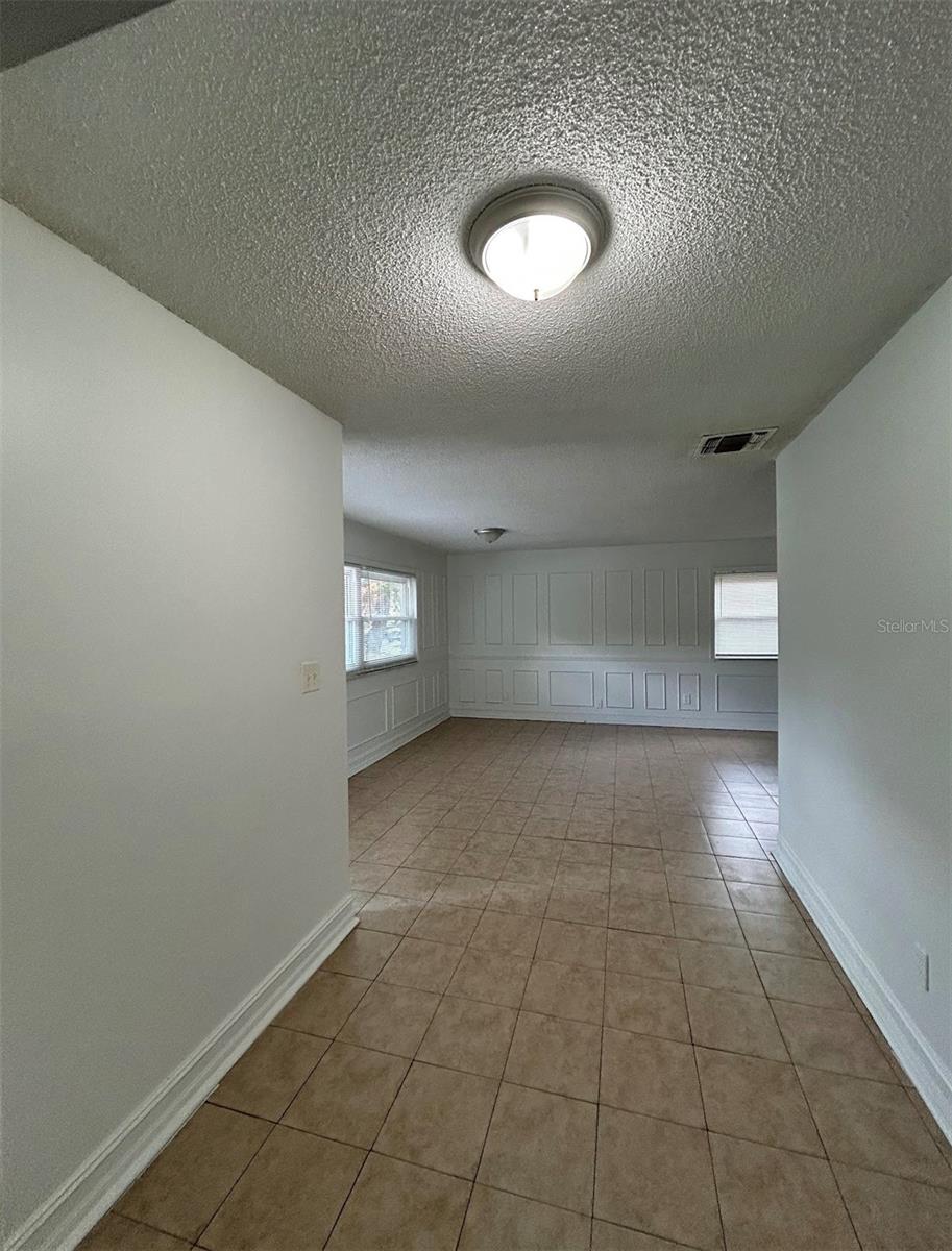 625 19th St Property Photo 2