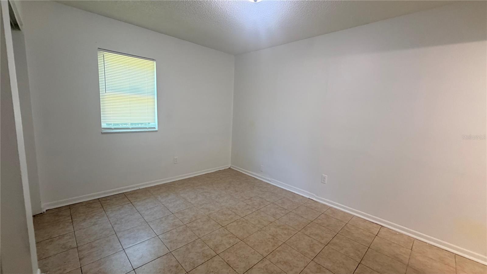 625 19th St Property Photo 17