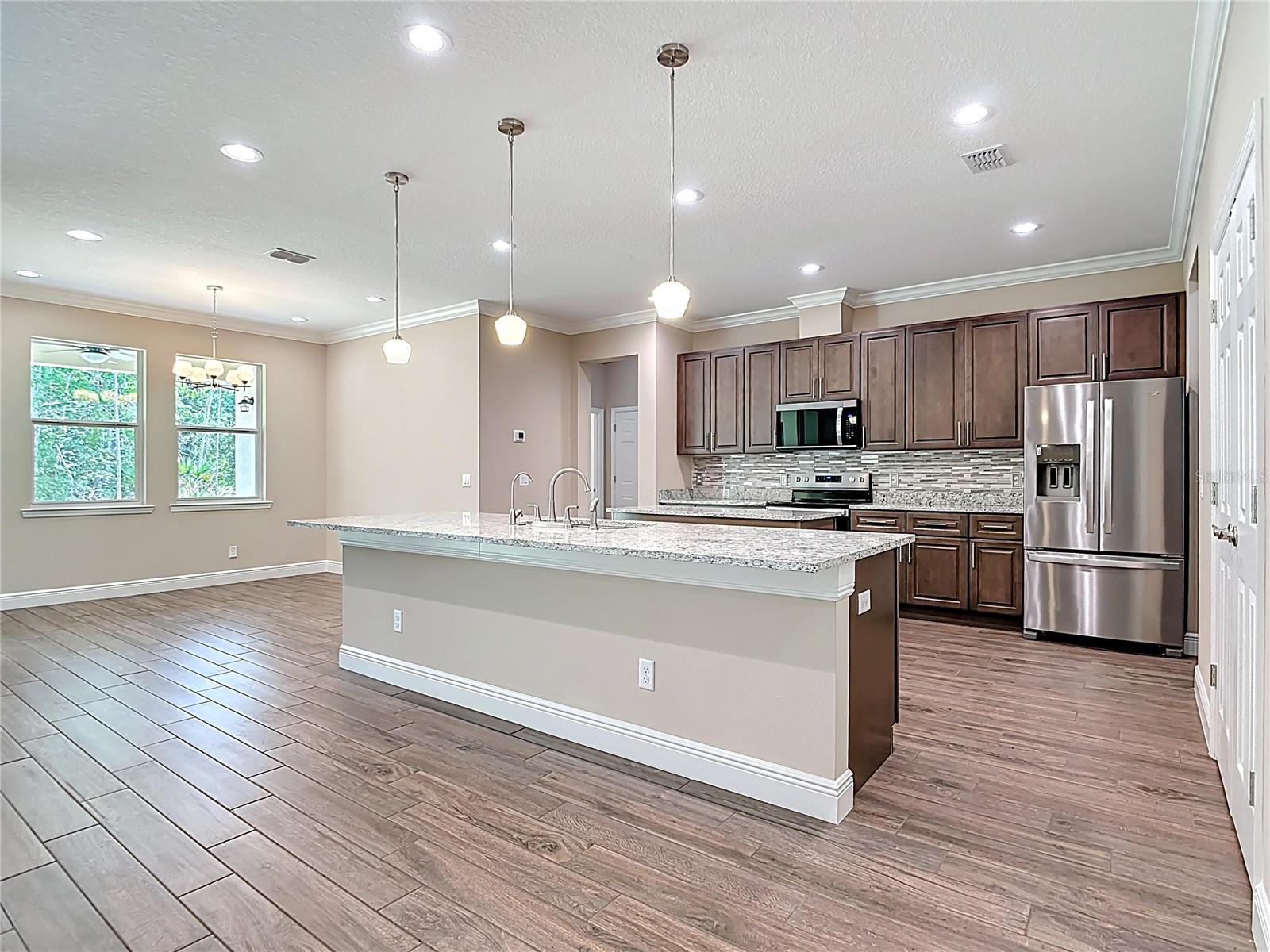 19041 Mardi Gras St Property Photo 2