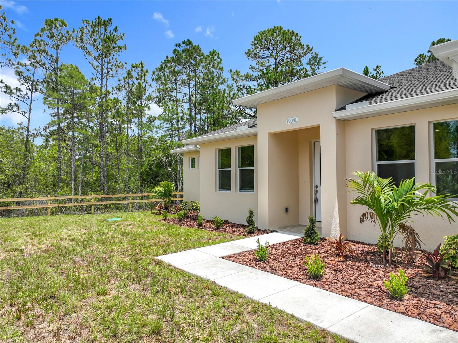 19041 Mardi Gras St Property Photo 6