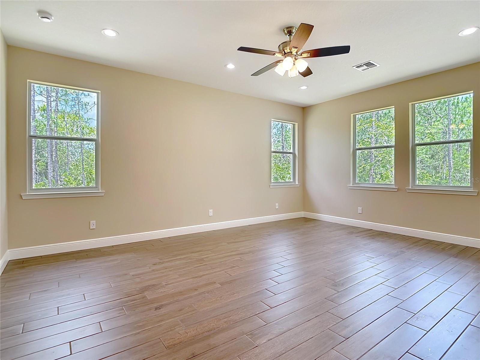 19041 Mardi Gras St Property Photo 14