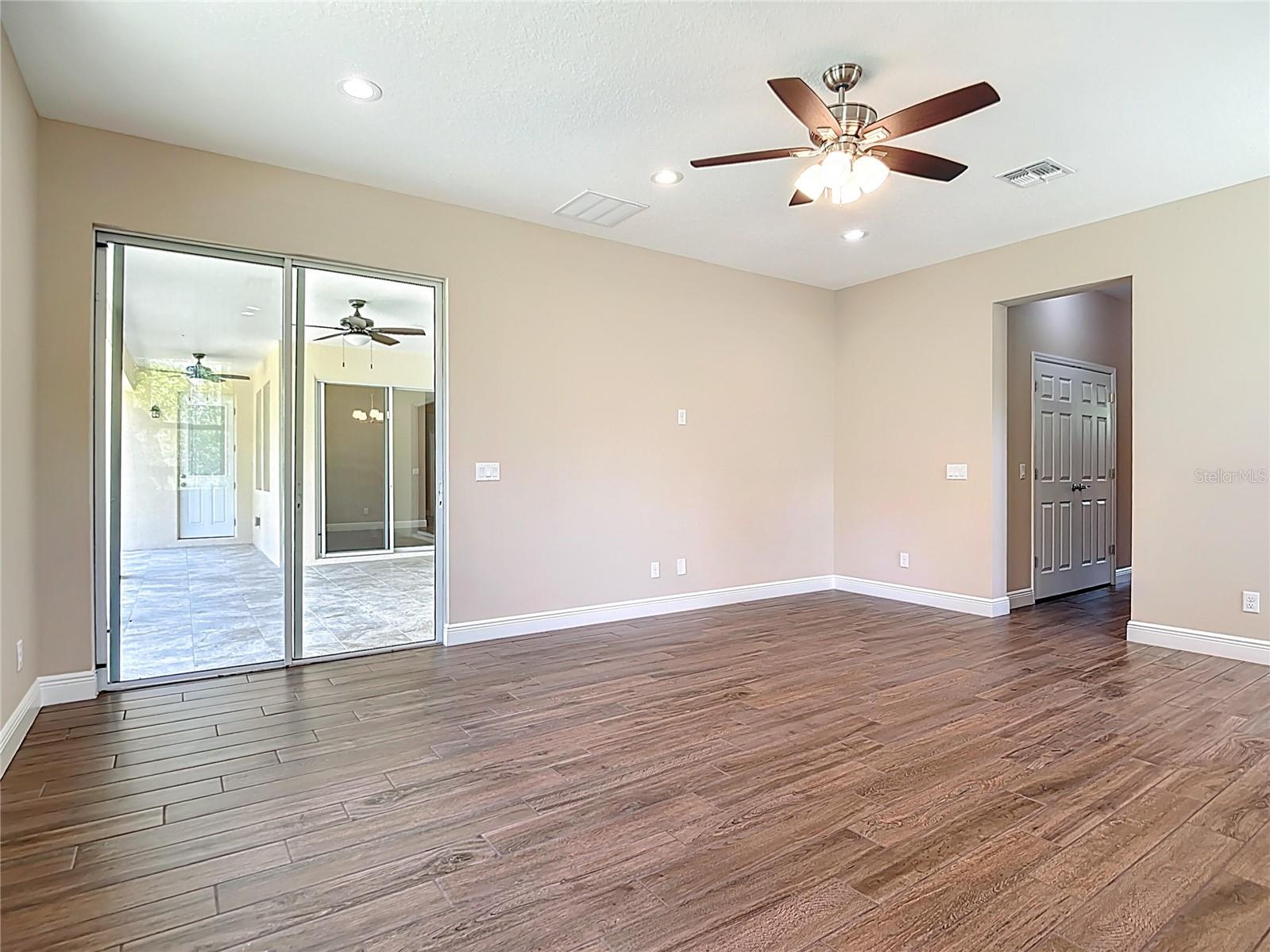 19041 Mardi Gras St Property Photo 17