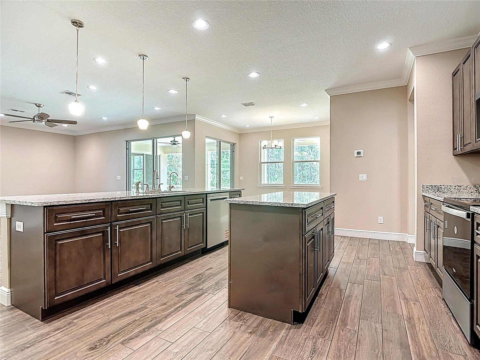 19041 Mardi Gras St Property Photo 22