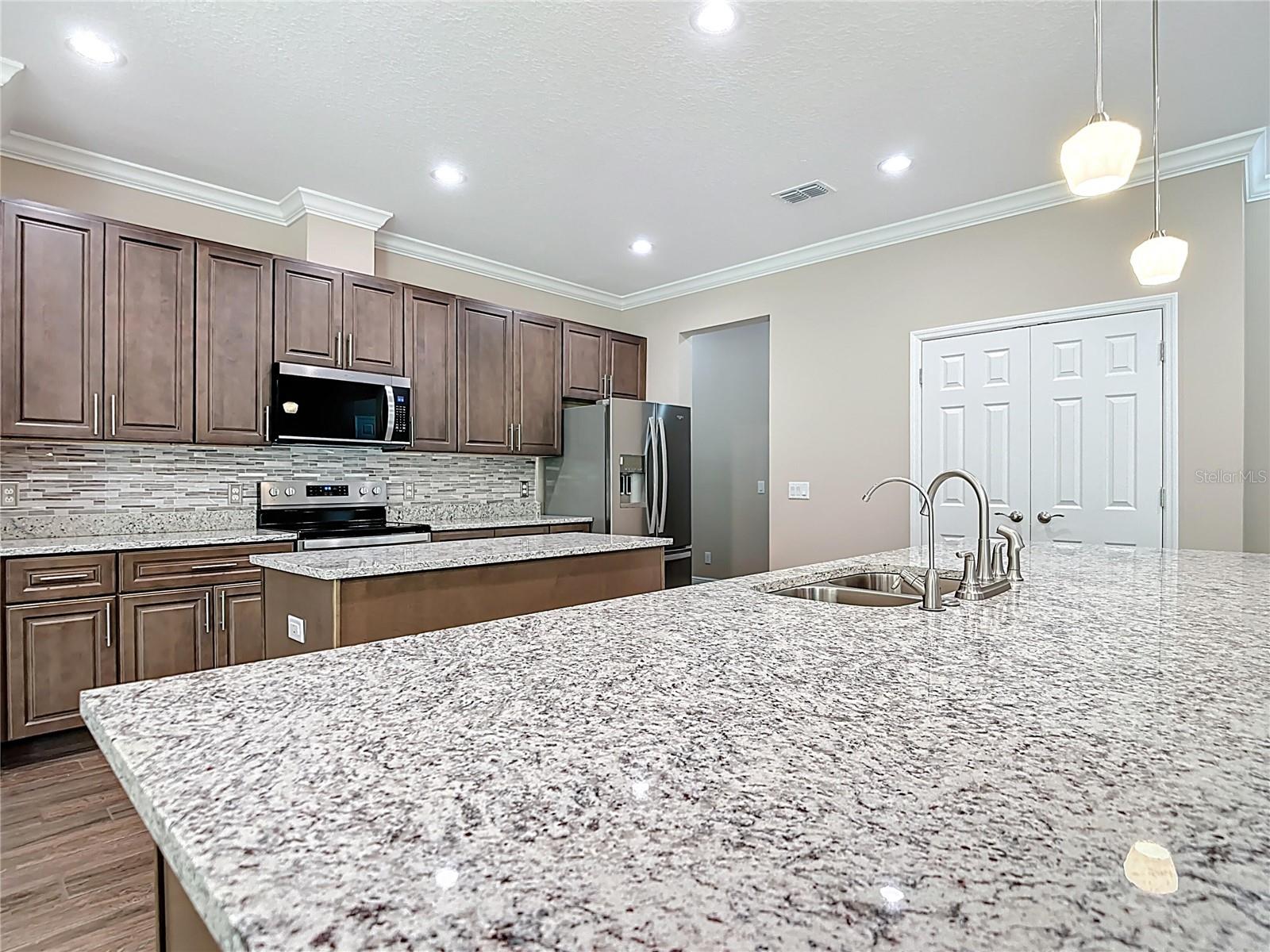 19041 Mardi Gras St Property Photo 56