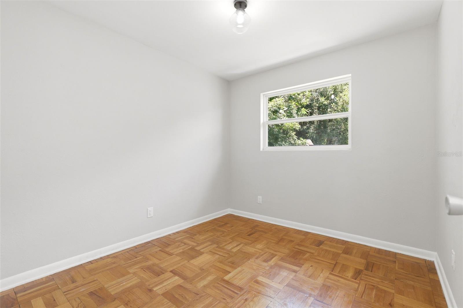 511 Oxford Ct Property Photo 23