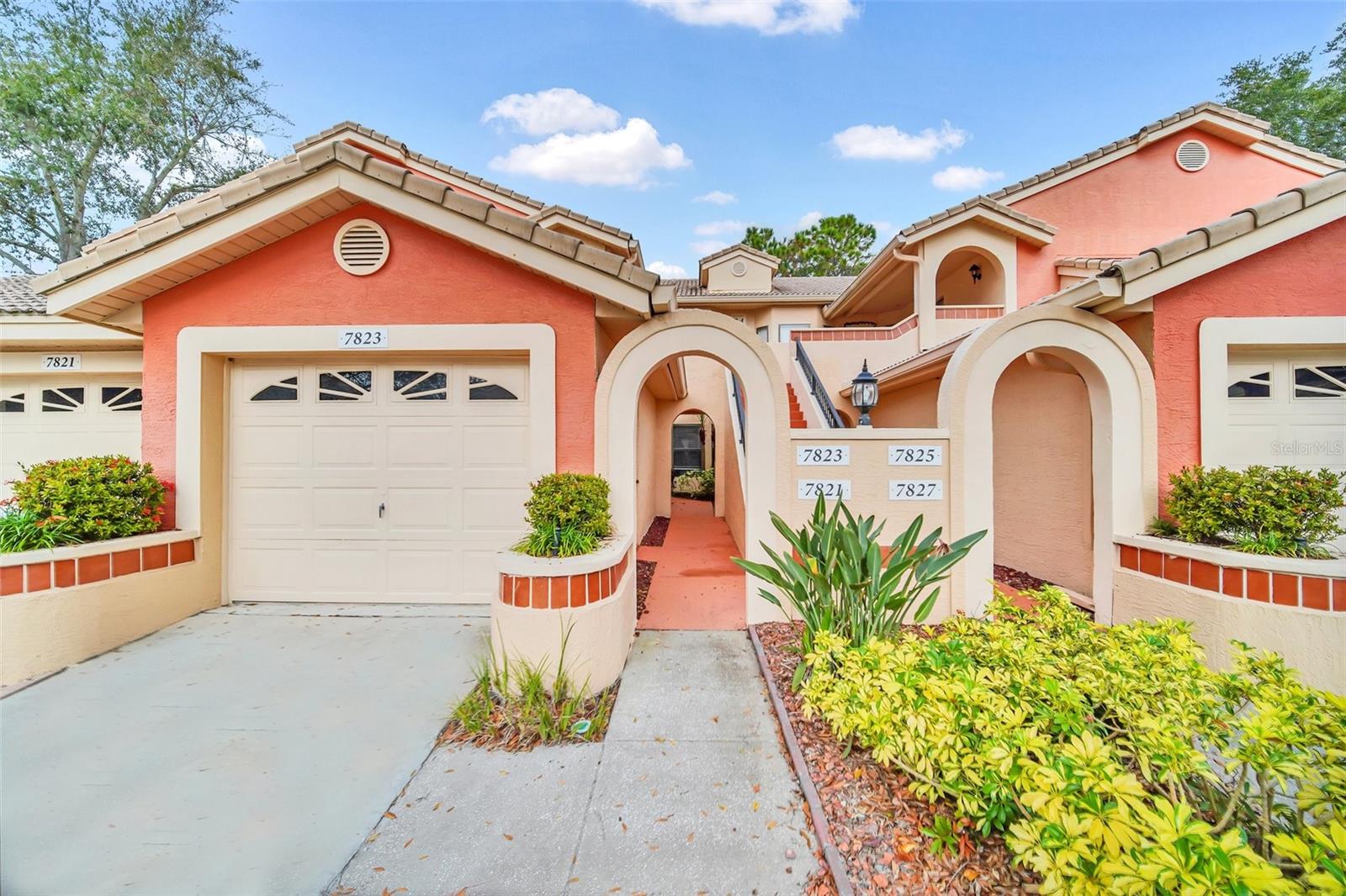 7823 SUGAR BEND DR #7823