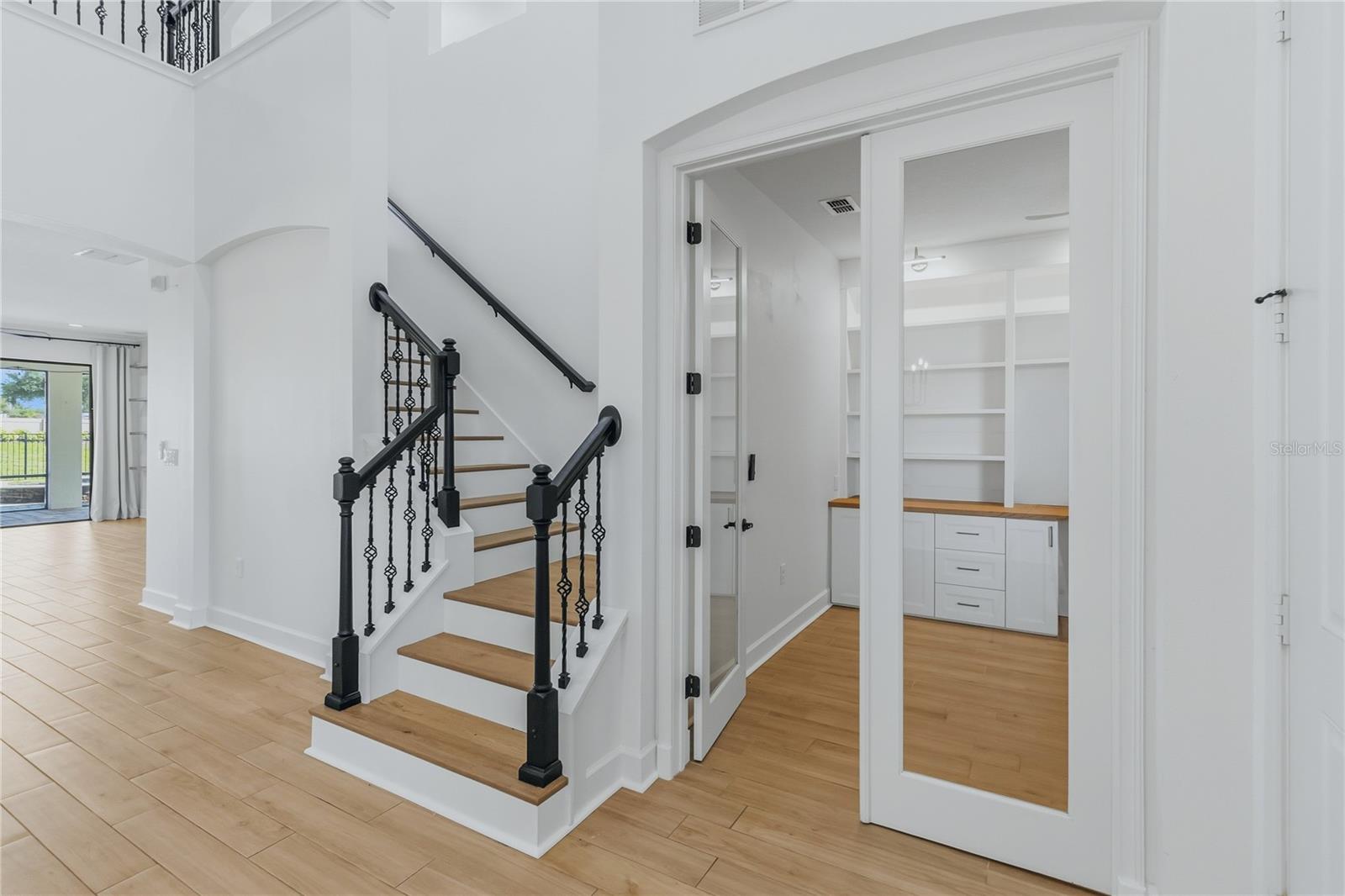 5785 Saybrook Cir Property Photo 4