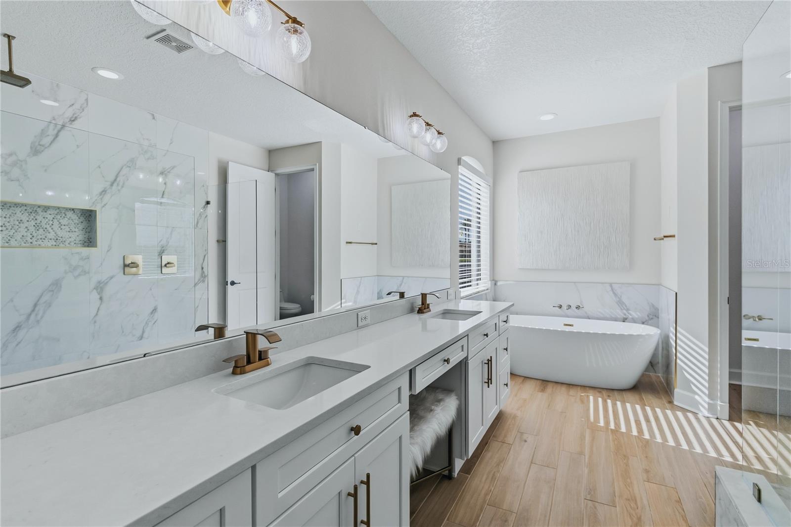 5785 Saybrook Cir Property Photo 38