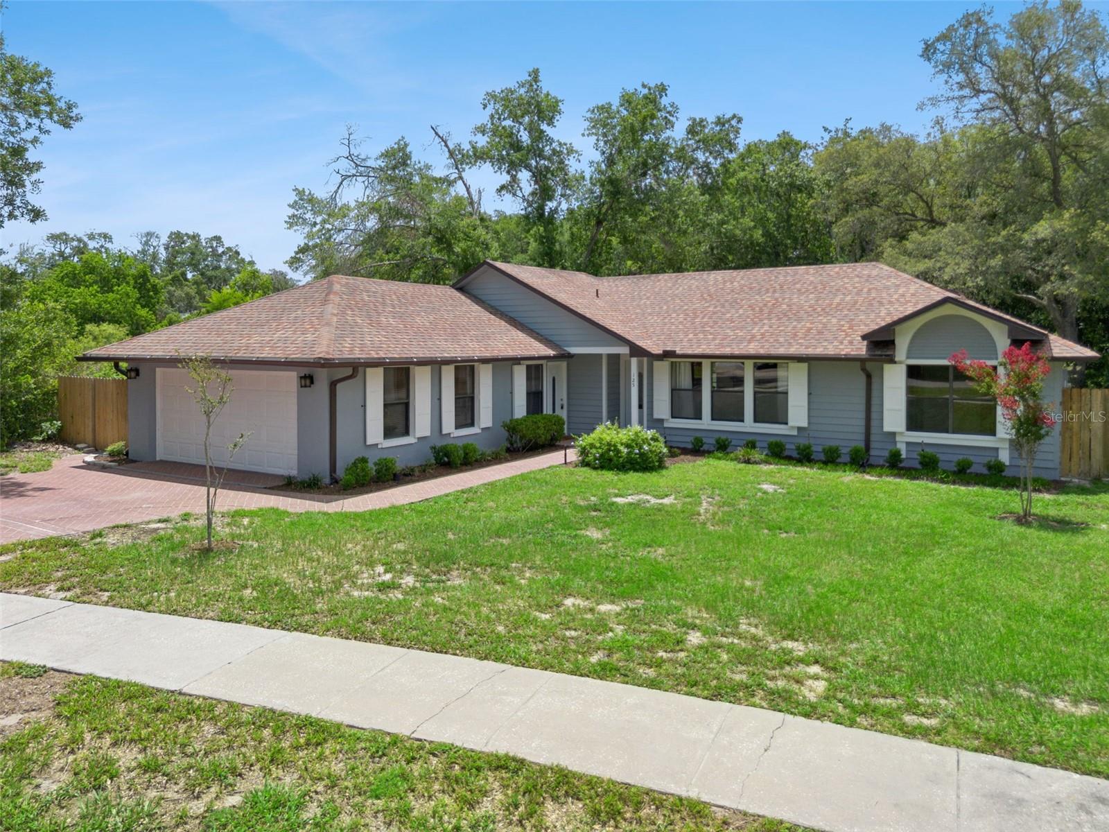 125 DONNA CIR