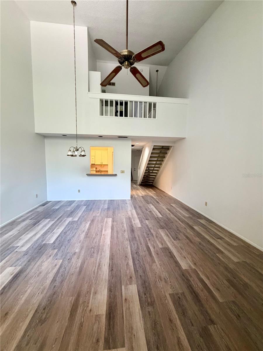 498 Club Dr Property Photo 6