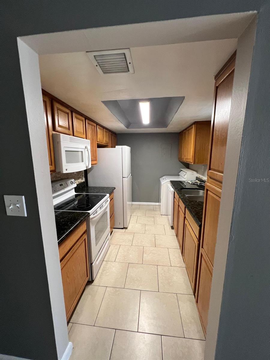 2634 Lemon Tree Ln #h Property Photo 5