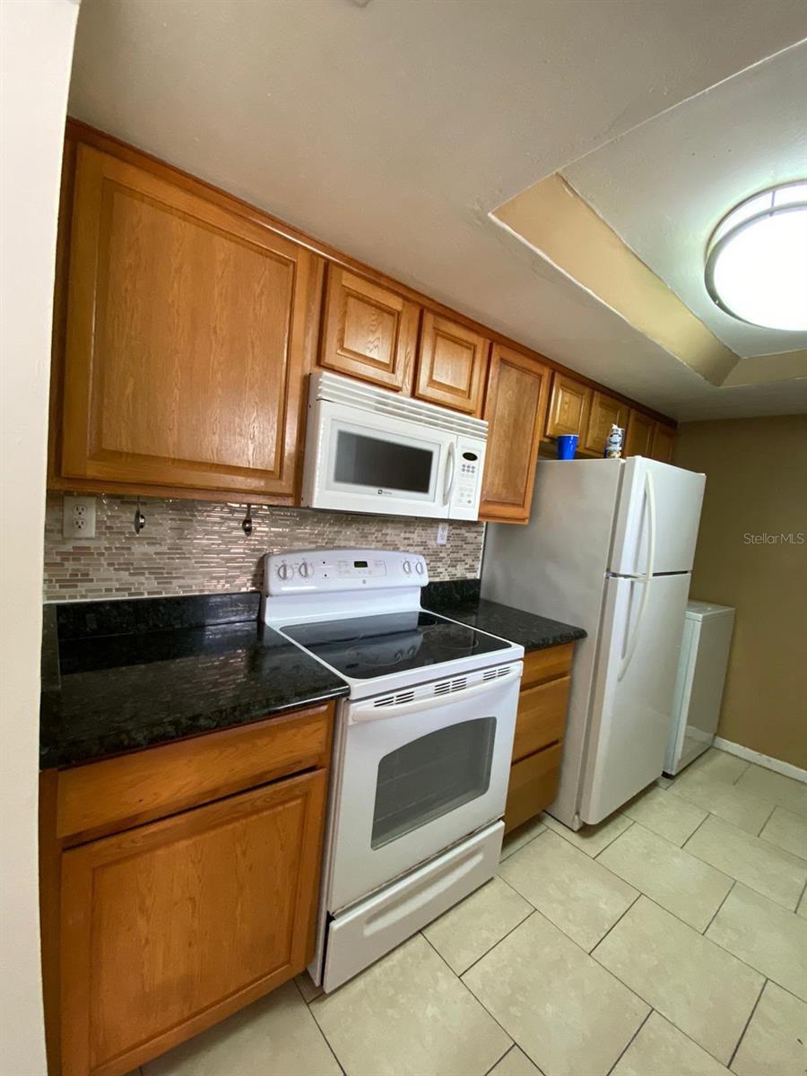2634 Lemon Tree Ln #h Property Photo 6