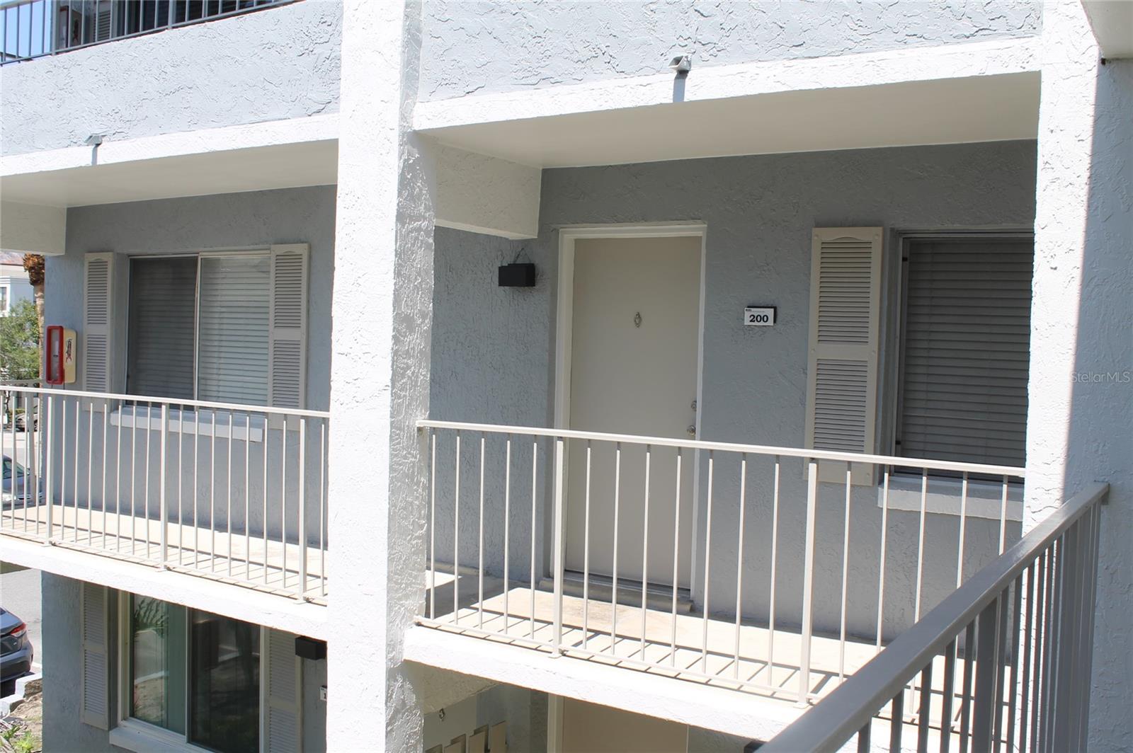151 Oyster Bay Cir #200 Property Photo 1