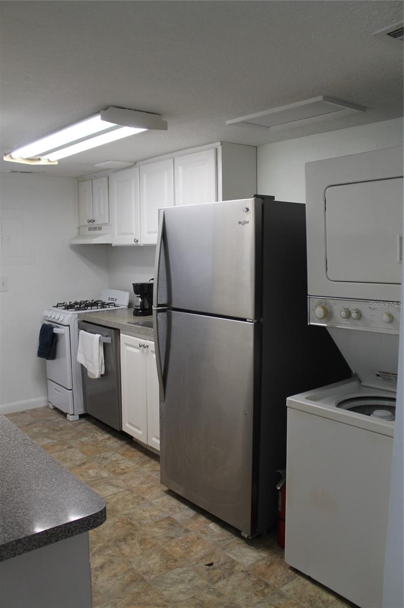 151 Oyster Bay Cir #200 Property Photo 7