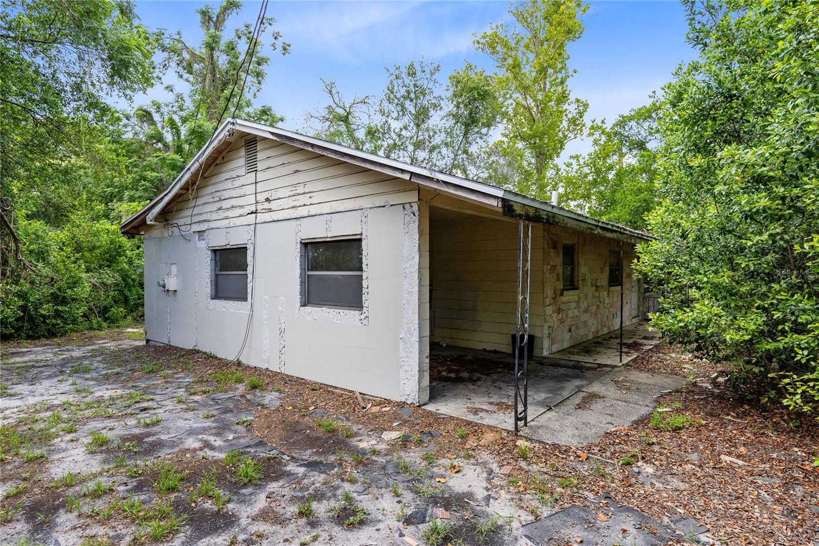 3711 N Ronald Reagan Blvd Property Photo 1