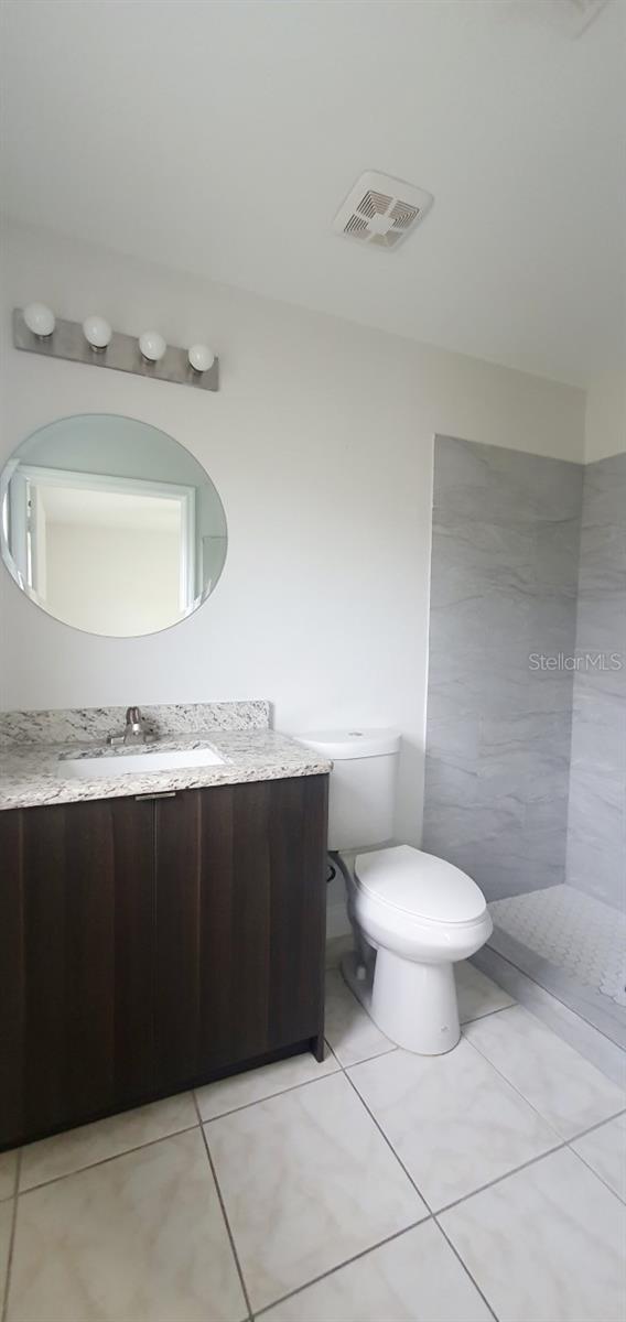 1215 Barefoot Bay Dr Property Photo 6