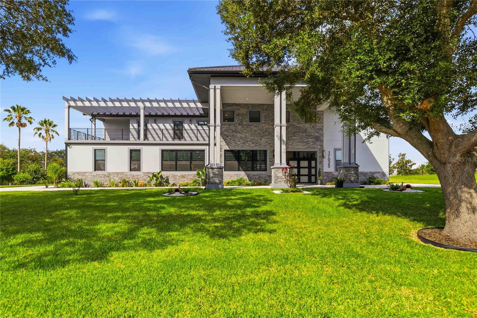 17025 ROYAL PALM DR Property Photo 1