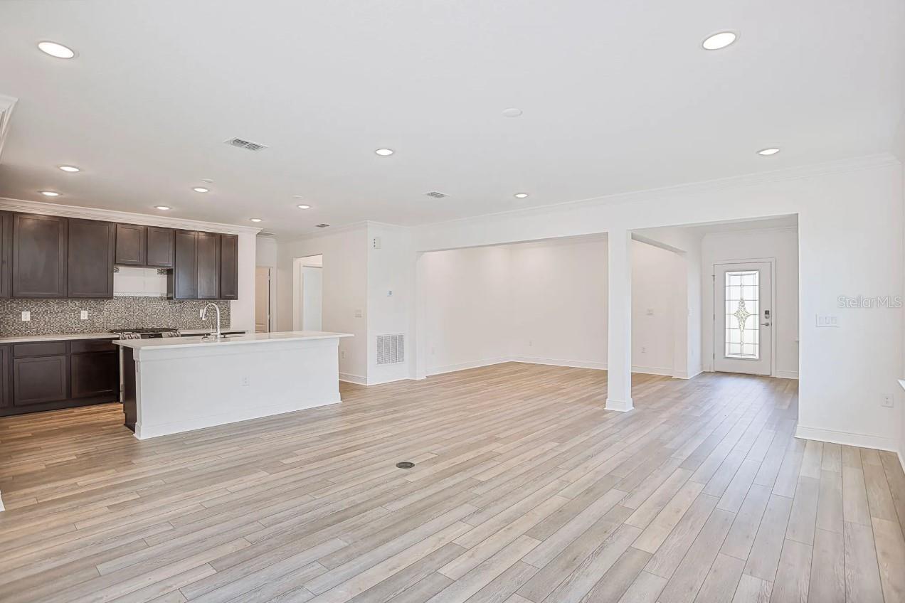 833 Sw 80th Way Property Photo 3