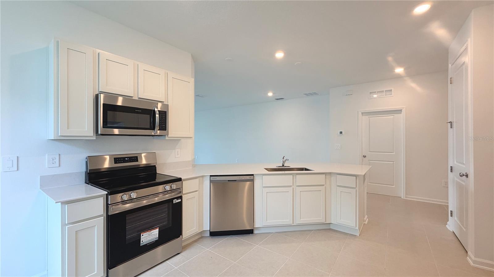 5177 Green Belt Dr Property Photo 6