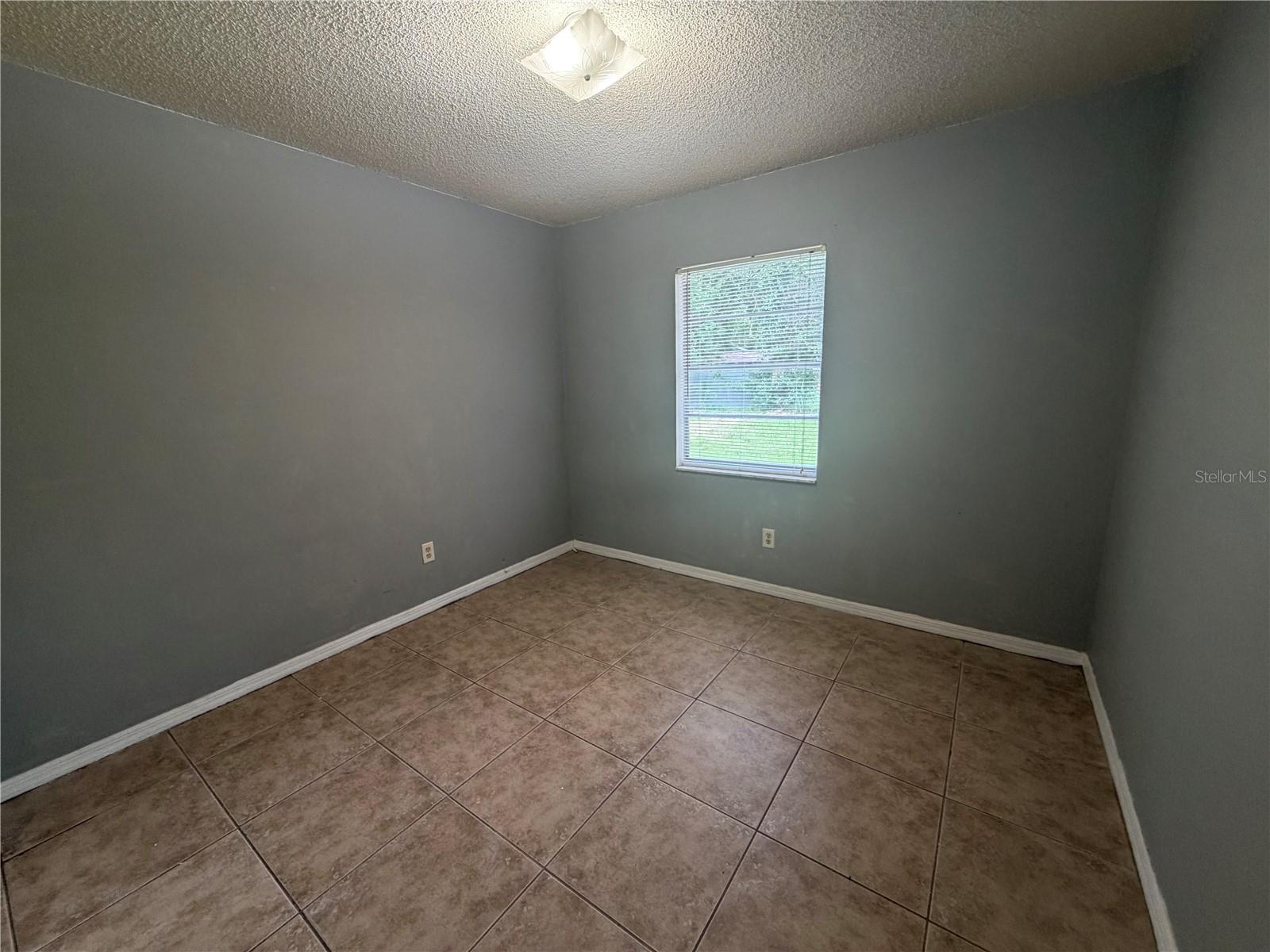 2415 S Cedar Ave #b Property Photo 9