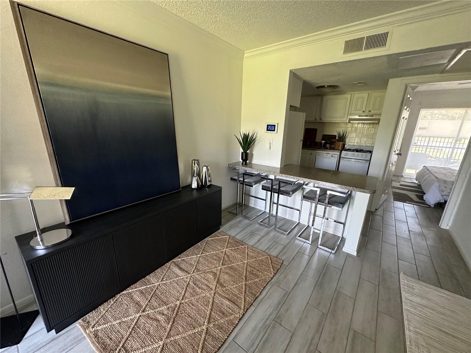 115 Oyster Bay Cir #170 Property Photo 6