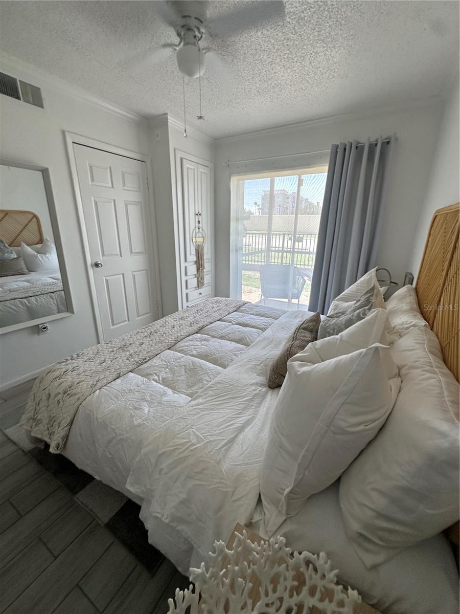 115 Oyster Bay Cir #170 Property Photo 8