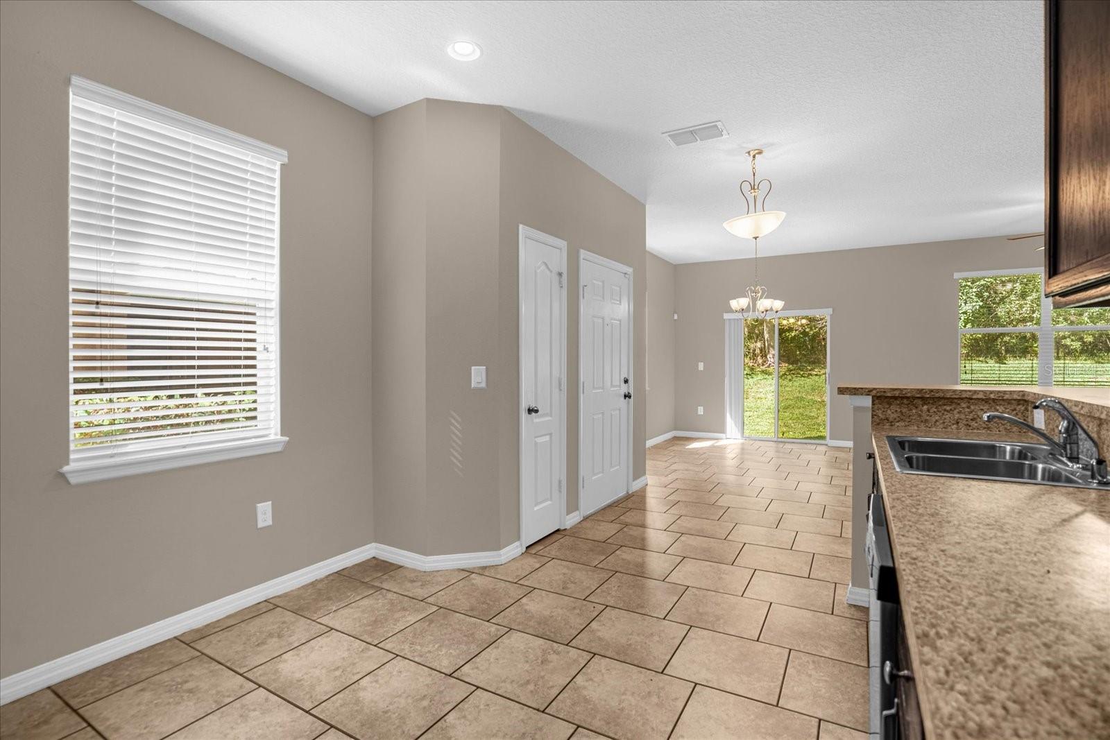 2144 Betsy Ross Ln Property Photo 10