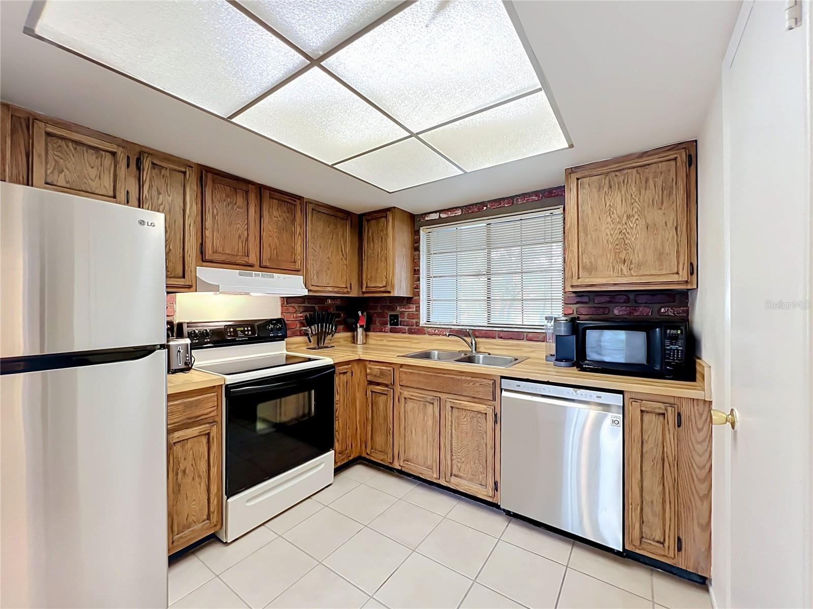 7488 Whisperwood Dr #28 Property Photo 13