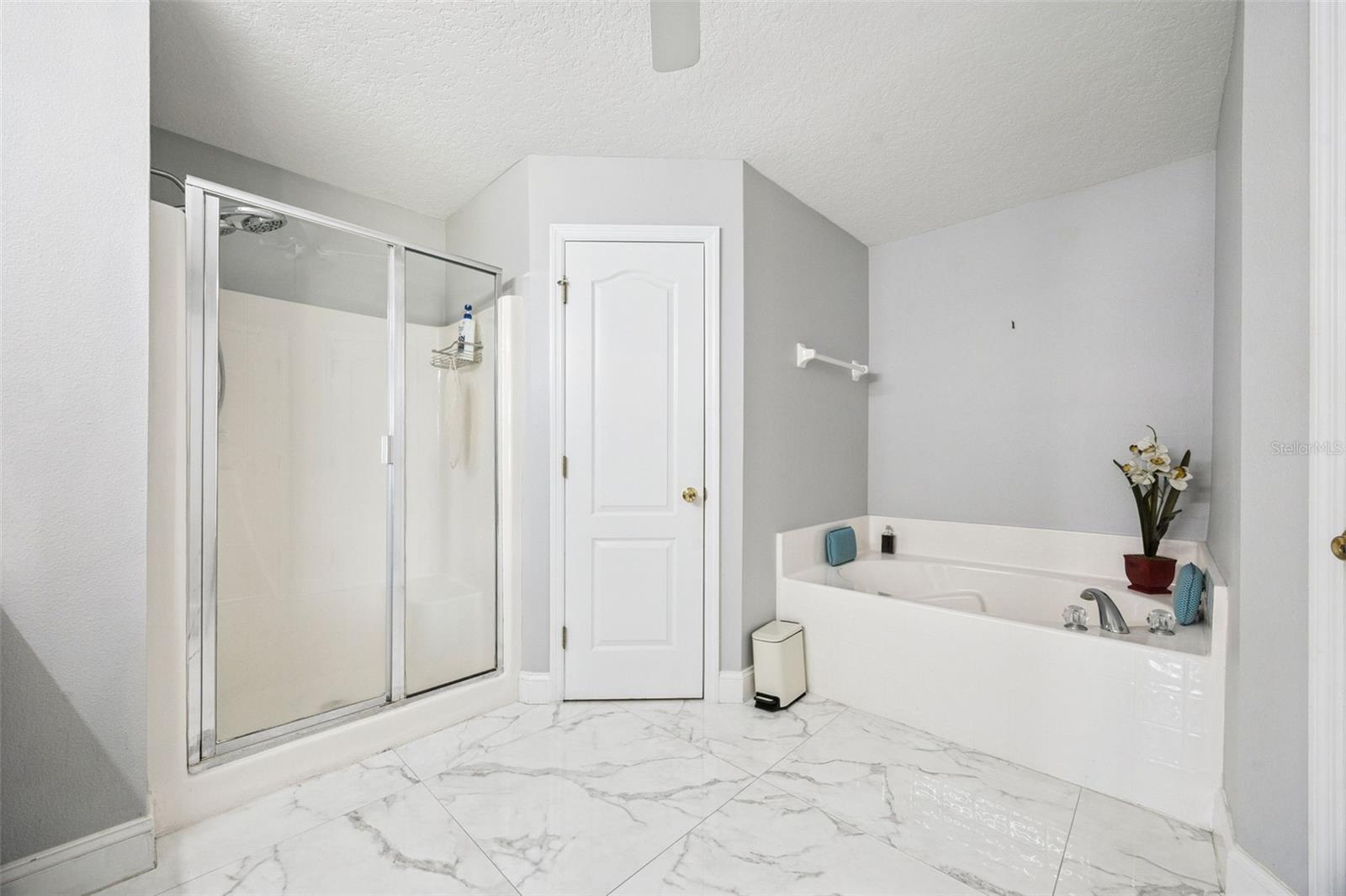 3233 Lorimar Ln Property Photo 39