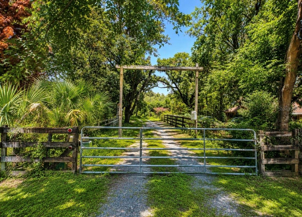 LAZY ACRES LN