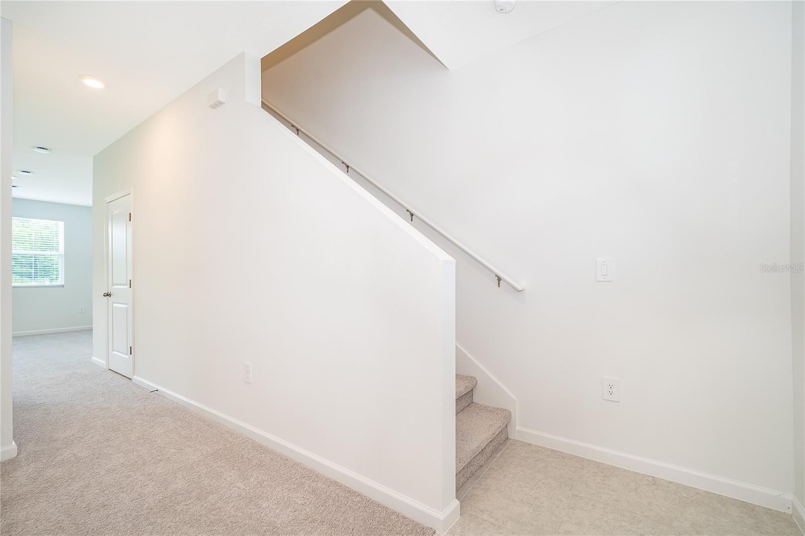 O6419169 Property Photo 10