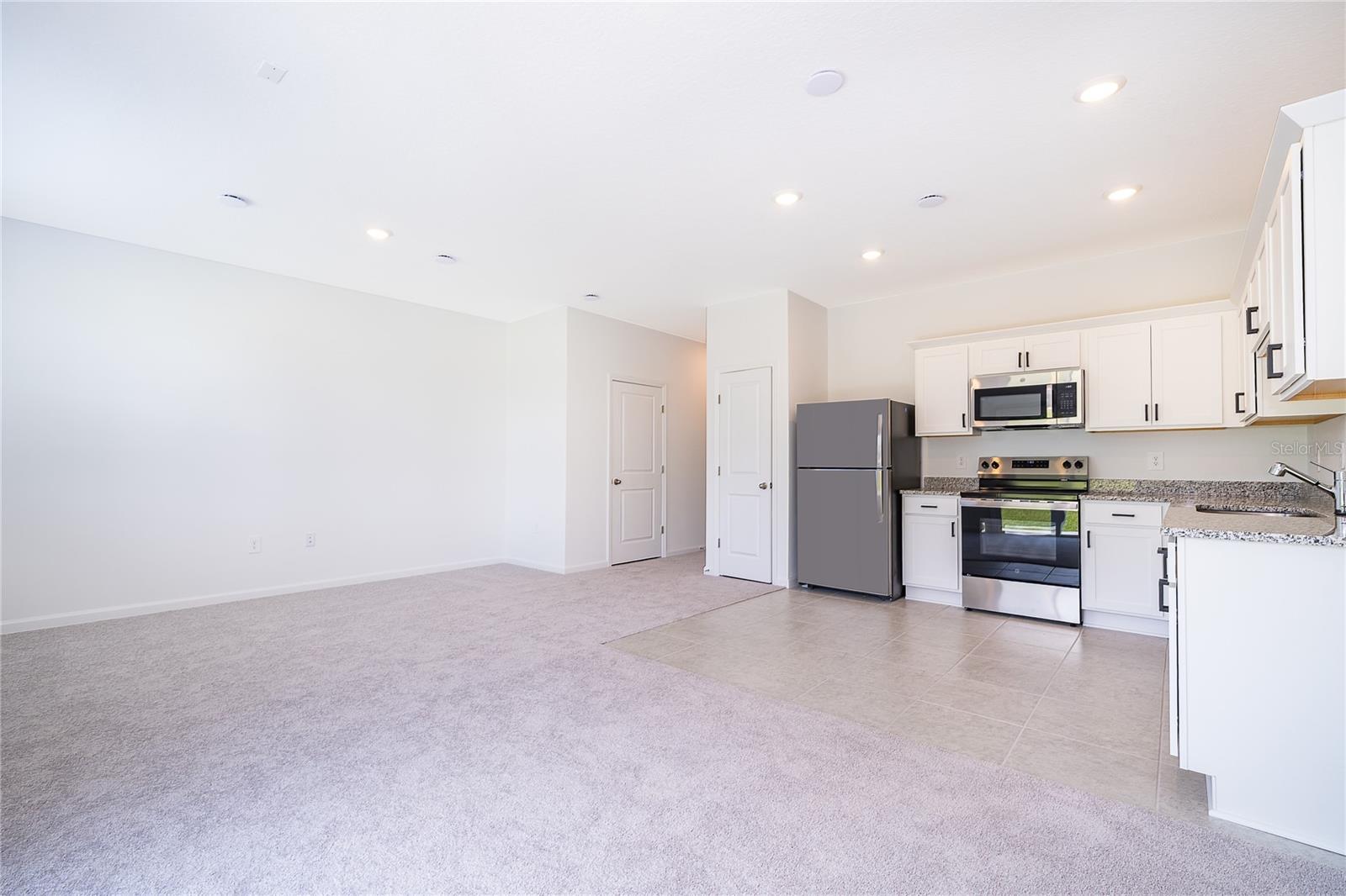 O6419169 Property Photo 15