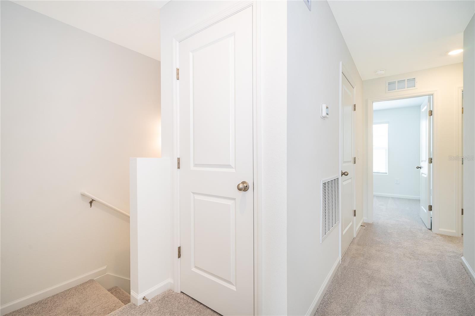 O6419169 Property Photo 22