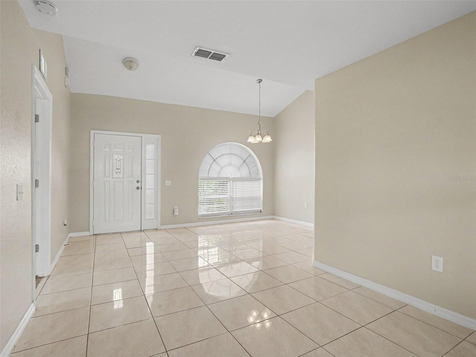 1802 Hudson Ct Property Photo 5
