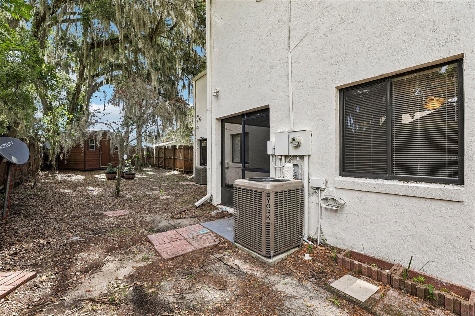 904 Sumter St Property Photo 24