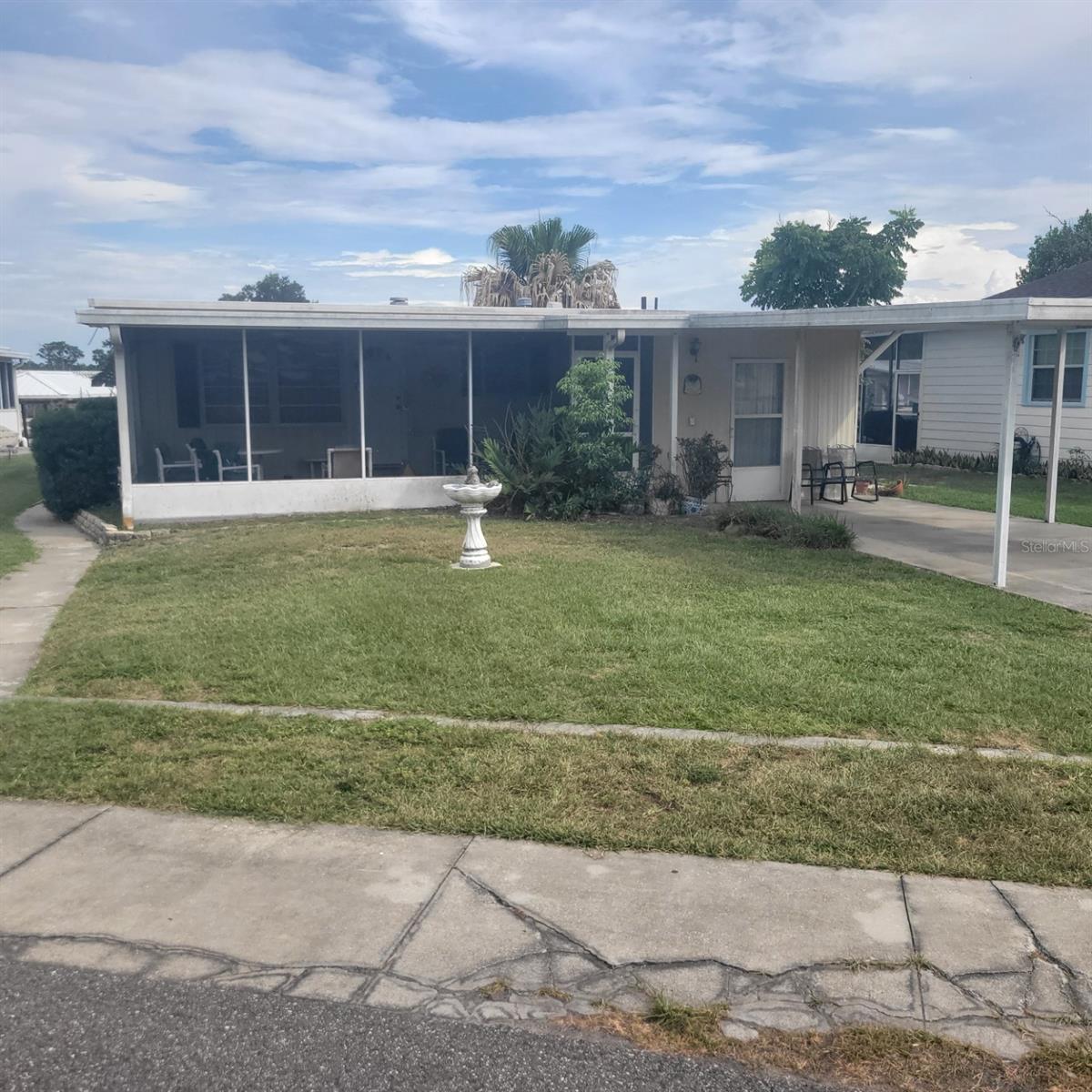 1403 LAKEVIEW DR