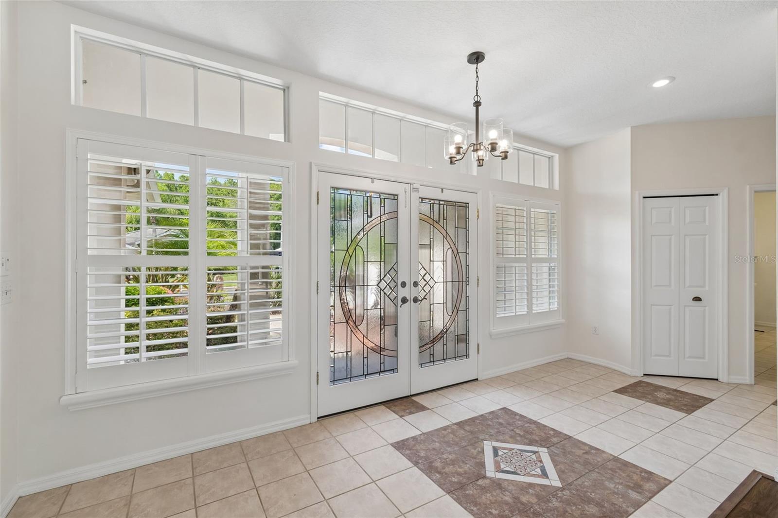 1230 Berkshire Ln Property Photo 8