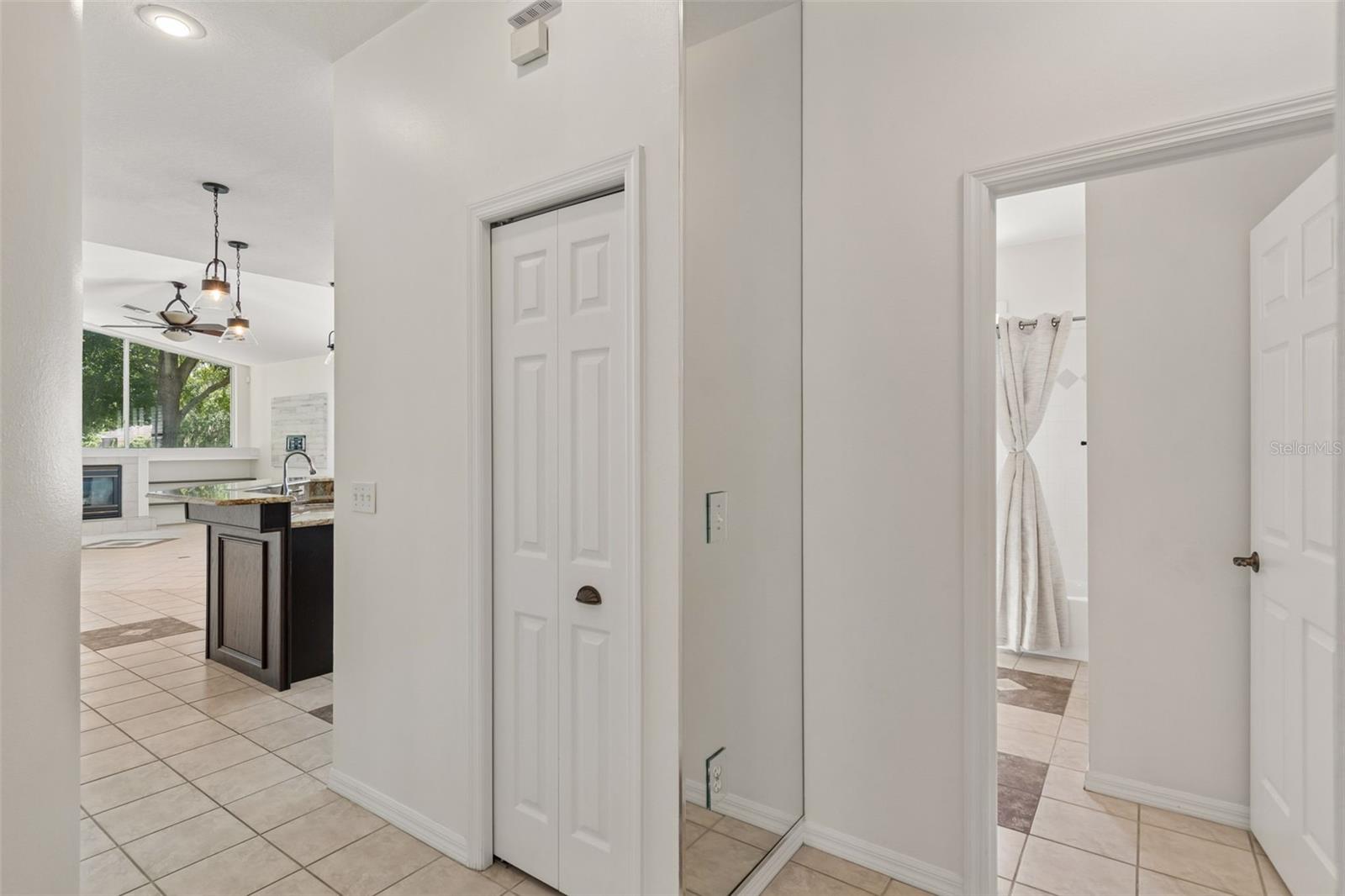 1230 Berkshire Ln Property Photo 17