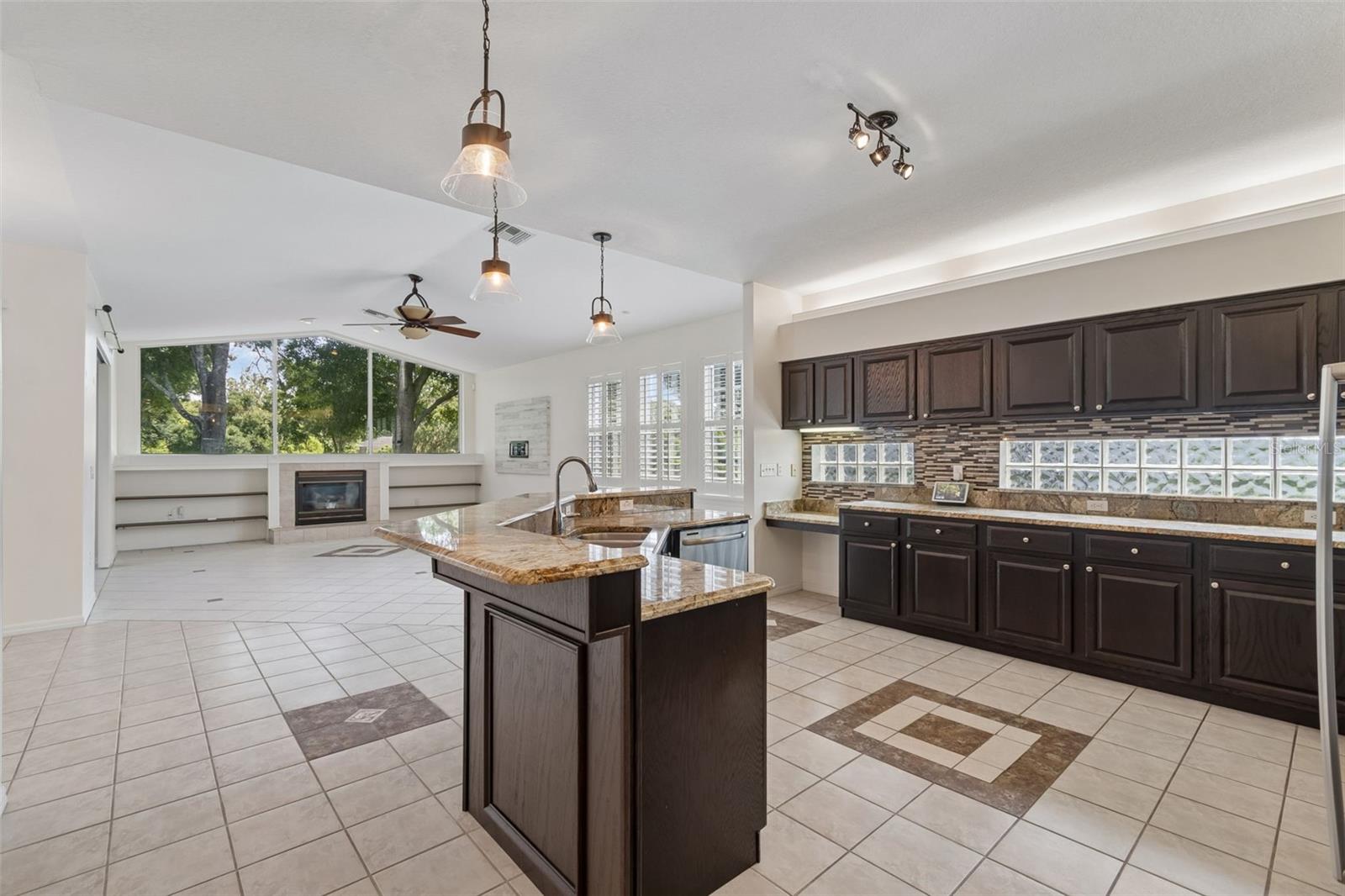 1230 Berkshire Ln Property Photo 18